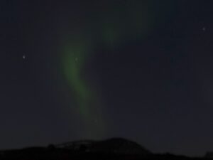 Mehr über den Artikel erfahren Nordlicht tifft Vollmond